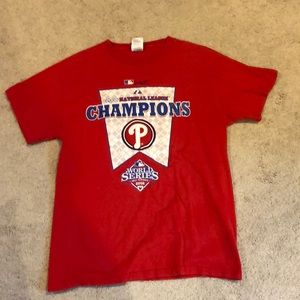 Men’s size medium Phillies t-shirt